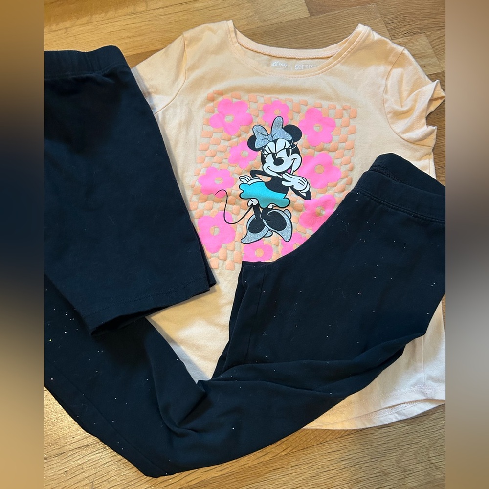 Girl’s 6X three piece set with Minnie Mouse Peach and Black floral tee
